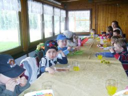 Besuch des Kindergartens St. Antonius (21.04.10) Bild Nr.1